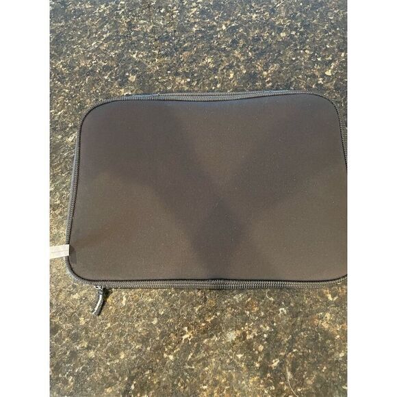 Kensington Black Laptop Sleeve NWOT - Picture 4 of 7